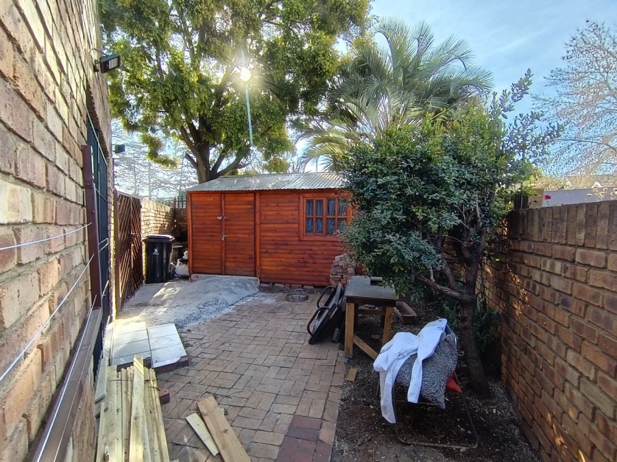 3 Bedroom Property for Sale in Dersley Gauteng