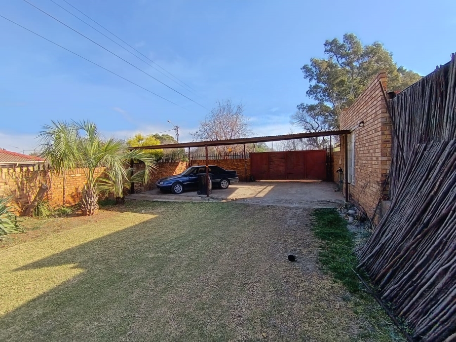 3 Bedroom Property for Sale in Dersley Gauteng