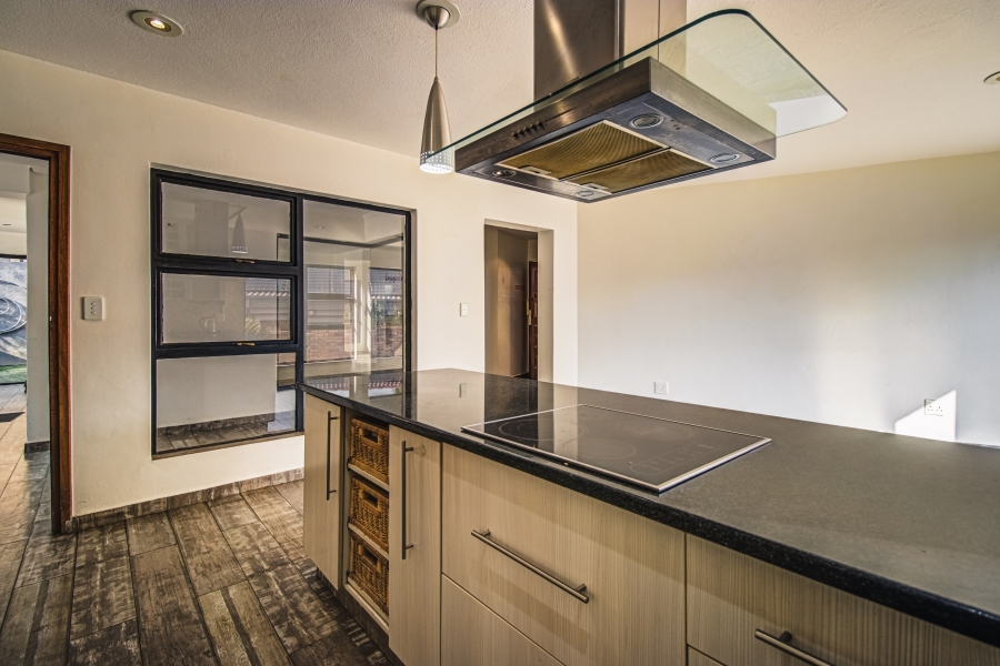 5 Bedroom Property for Sale in Glen Erasmia Gauteng