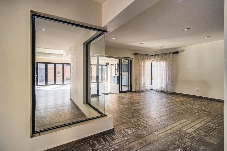 5 Bedroom Property for Sale in Glen Erasmia Gauteng
