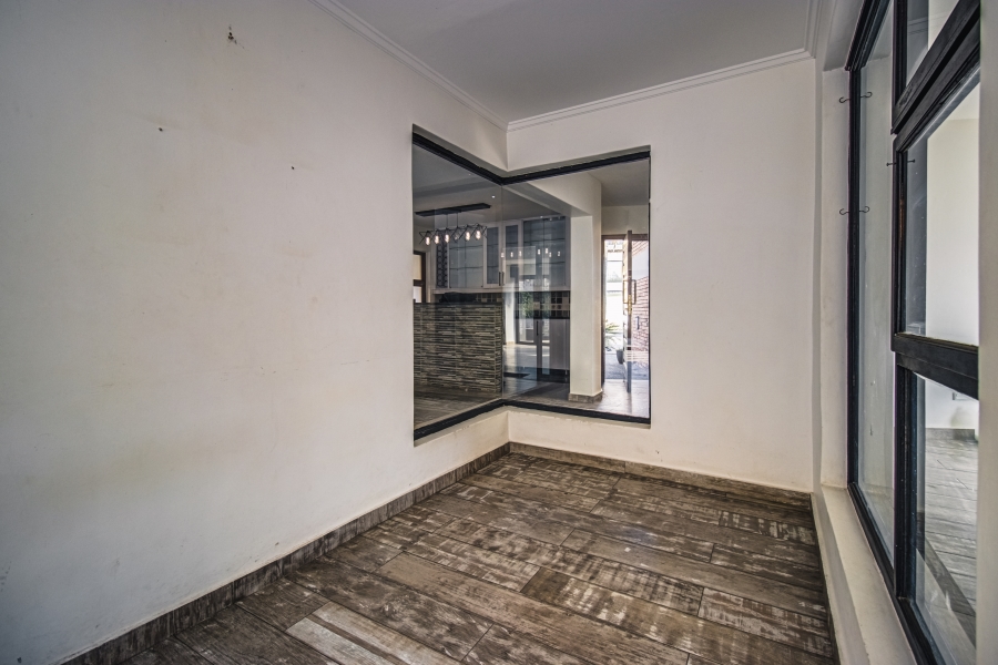 5 Bedroom Property for Sale in Glen Erasmia Gauteng