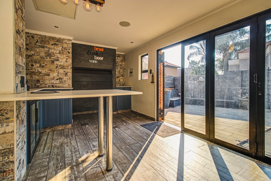 5 Bedroom Property for Sale in Glen Erasmia Gauteng