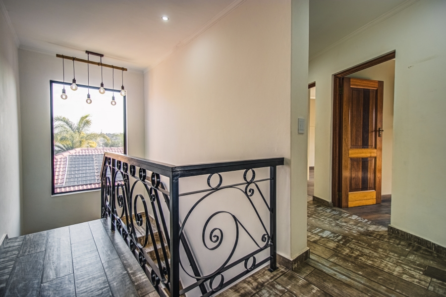 5 Bedroom Property for Sale in Glen Erasmia Gauteng