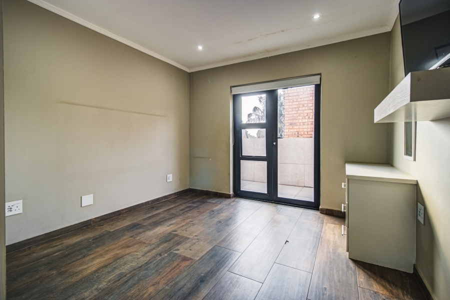 5 Bedroom Property for Sale in Glen Erasmia Gauteng