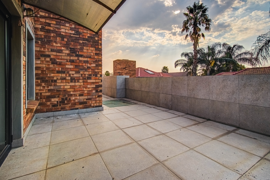 5 Bedroom Property for Sale in Glen Erasmia Gauteng