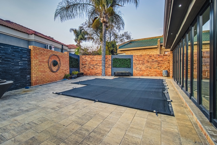 5 Bedroom Property for Sale in Glen Erasmia Gauteng
