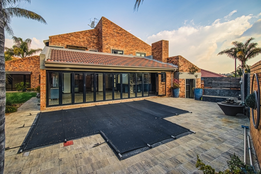 5 Bedroom Property for Sale in Glen Erasmia Gauteng