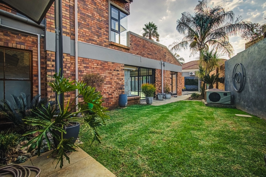 5 Bedroom Property for Sale in Glen Erasmia Gauteng