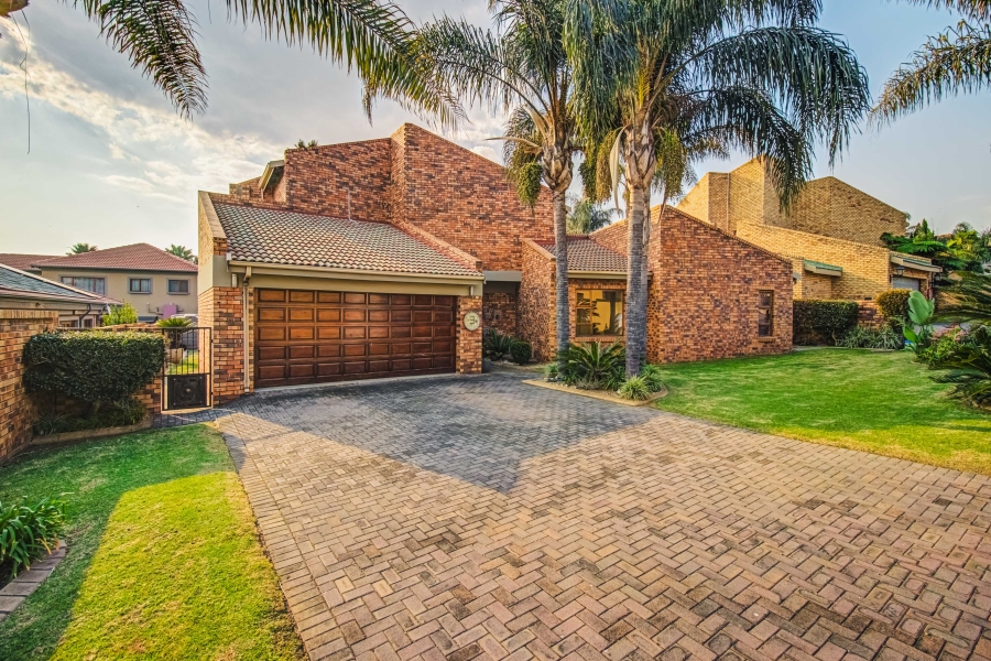 5 Bedroom Property for Sale in Glen Erasmia Gauteng