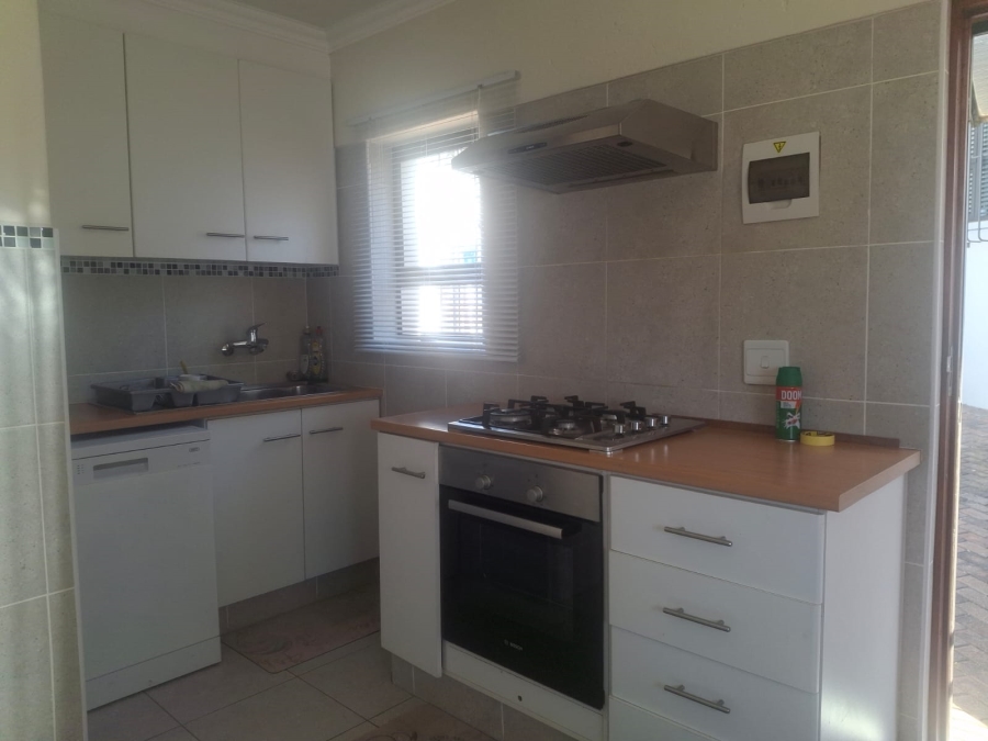 To Let 1 Bedroom Property for Rent in Sandringham Gauteng