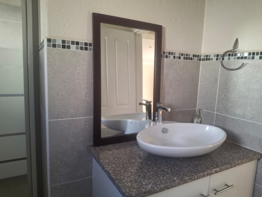 To Let 1 Bedroom Property for Rent in Sandringham Gauteng