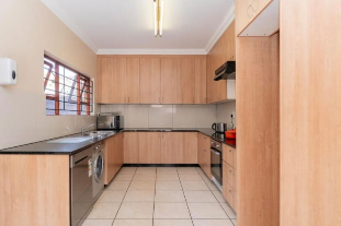 To Let 4 Bedroom Property for Rent in Croydon Gauteng