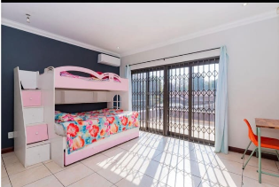 To Let 4 Bedroom Property for Rent in Croydon Gauteng