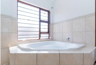 To Let 4 Bedroom Property for Rent in Croydon Gauteng
