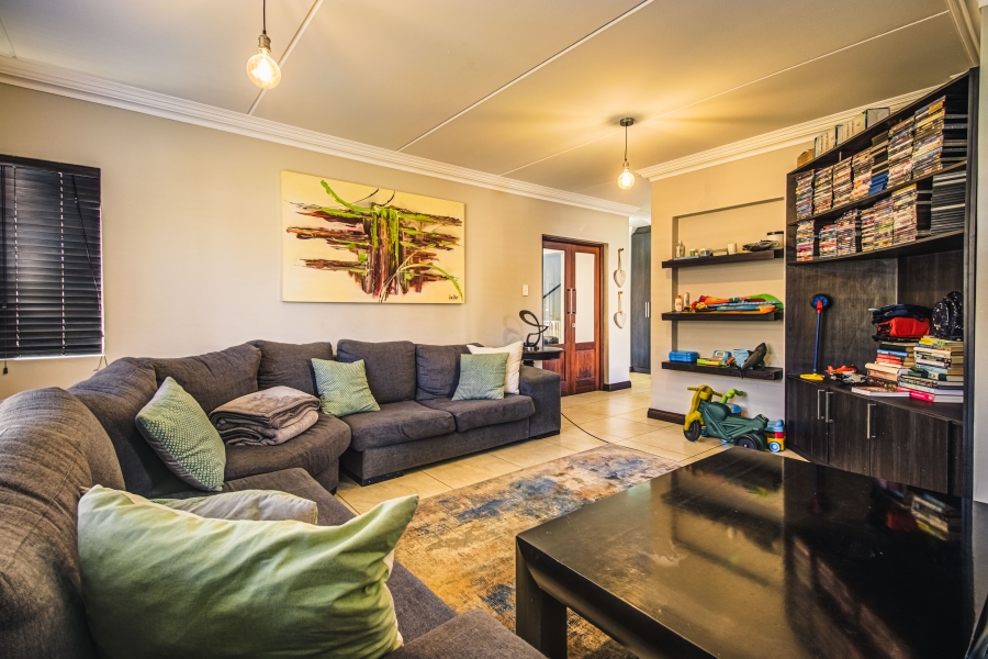 4 Bedroom Property for Sale in Glen Marais Gauteng