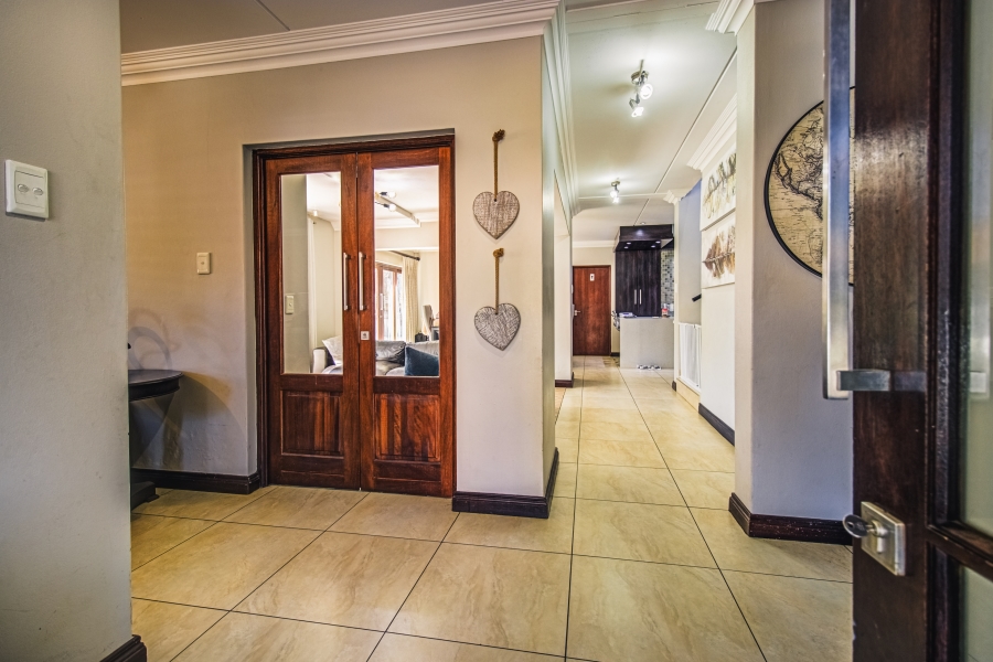 4 Bedroom Property for Sale in Glen Marais Gauteng