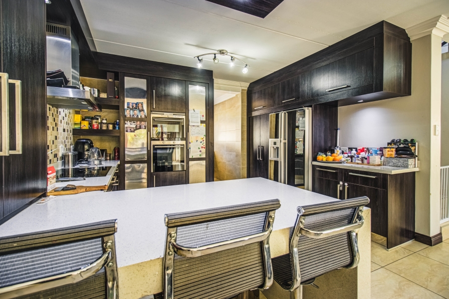 4 Bedroom Property for Sale in Glen Marais Gauteng