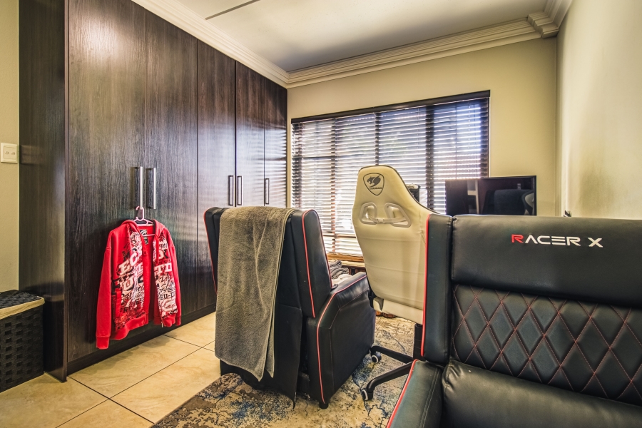 4 Bedroom Property for Sale in Glen Marais Gauteng