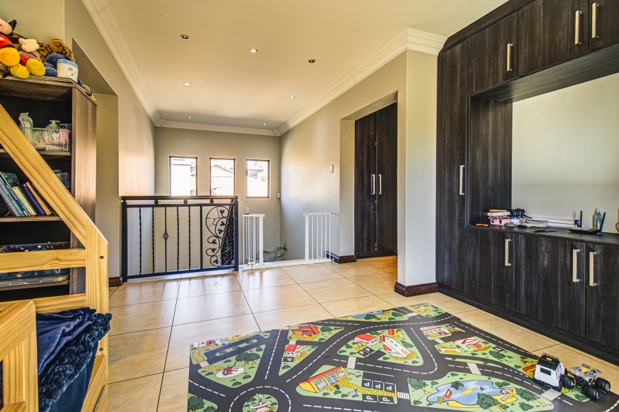4 Bedroom Property for Sale in Glen Marais Gauteng