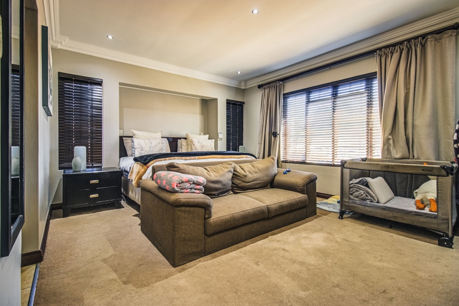 4 Bedroom Property for Sale in Glen Marais Gauteng