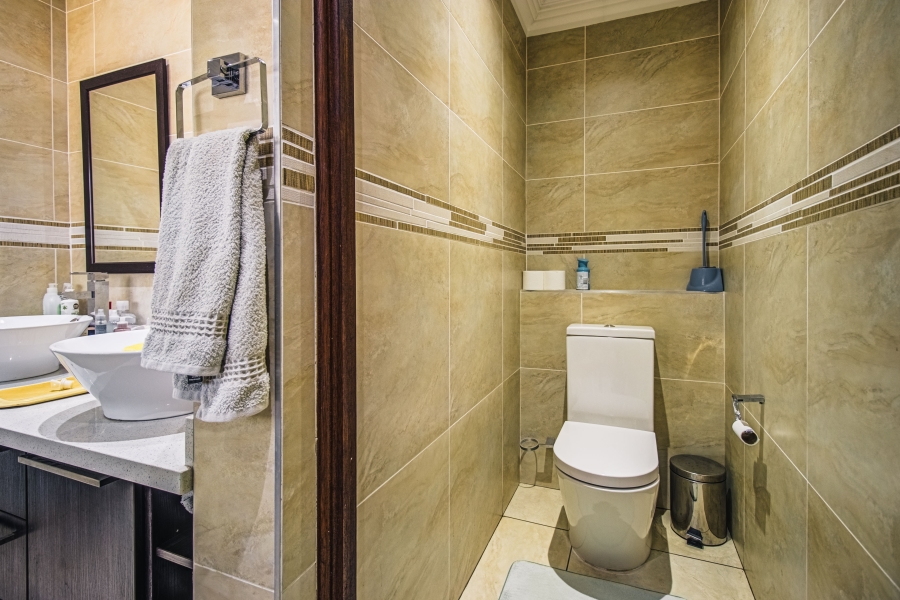 4 Bedroom Property for Sale in Glen Marais Gauteng