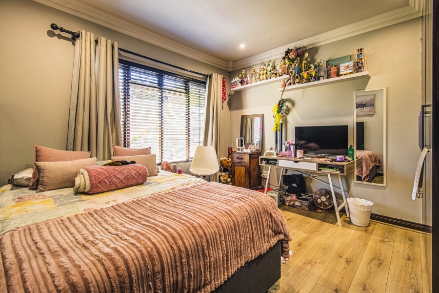 4 Bedroom Property for Sale in Glen Marais Gauteng