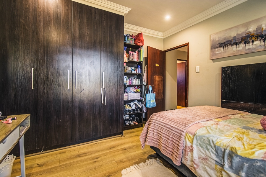 4 Bedroom Property for Sale in Glen Marais Gauteng