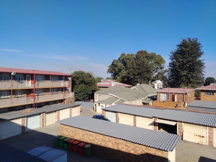To Let 2 Bedroom Property for Rent in Germiston Central Gauteng