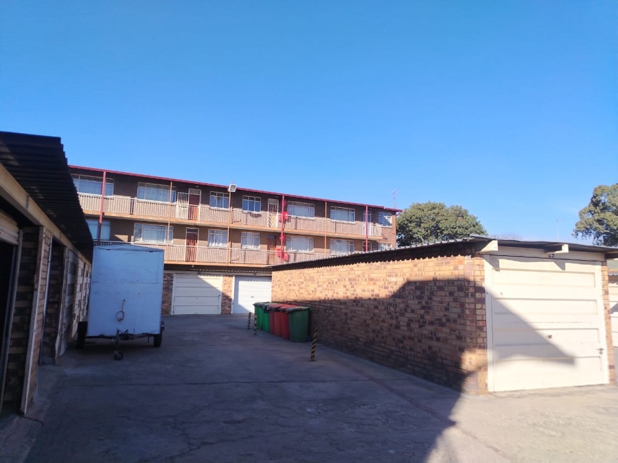 To Let 2 Bedroom Property for Rent in Germiston Central Gauteng