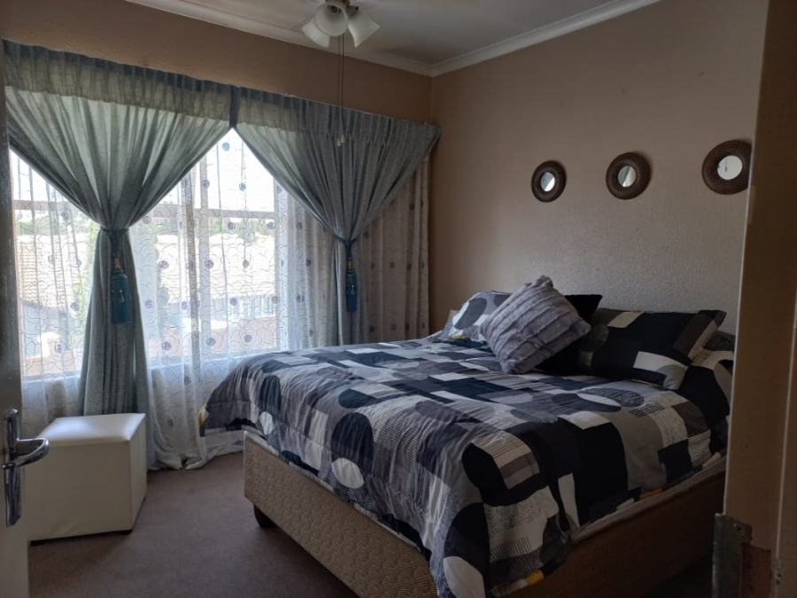 2 Bedroom Property for Sale in Three Rivers Gauteng