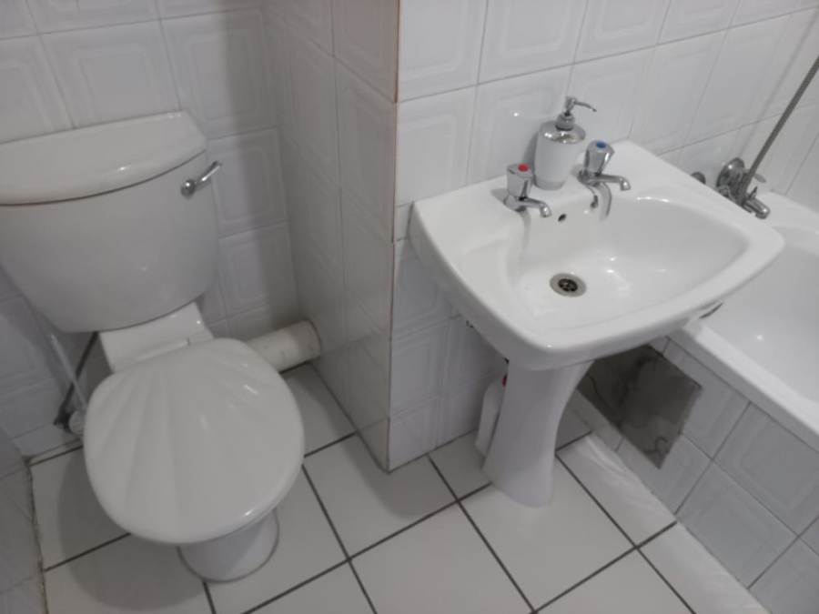 2 Bedroom Property for Sale in Three Rivers Gauteng
