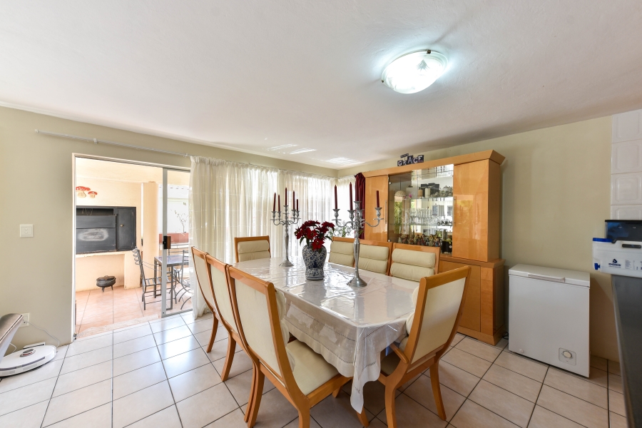 4 Bedroom Property for Sale in Rietvalleirand Gauteng