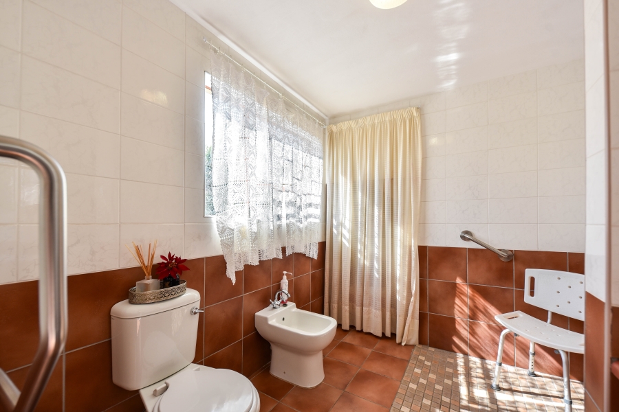 4 Bedroom Property for Sale in Rietvalleirand Gauteng