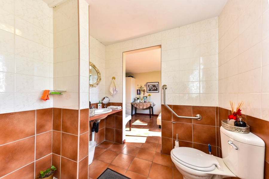 4 Bedroom Property for Sale in Rietvalleirand Gauteng