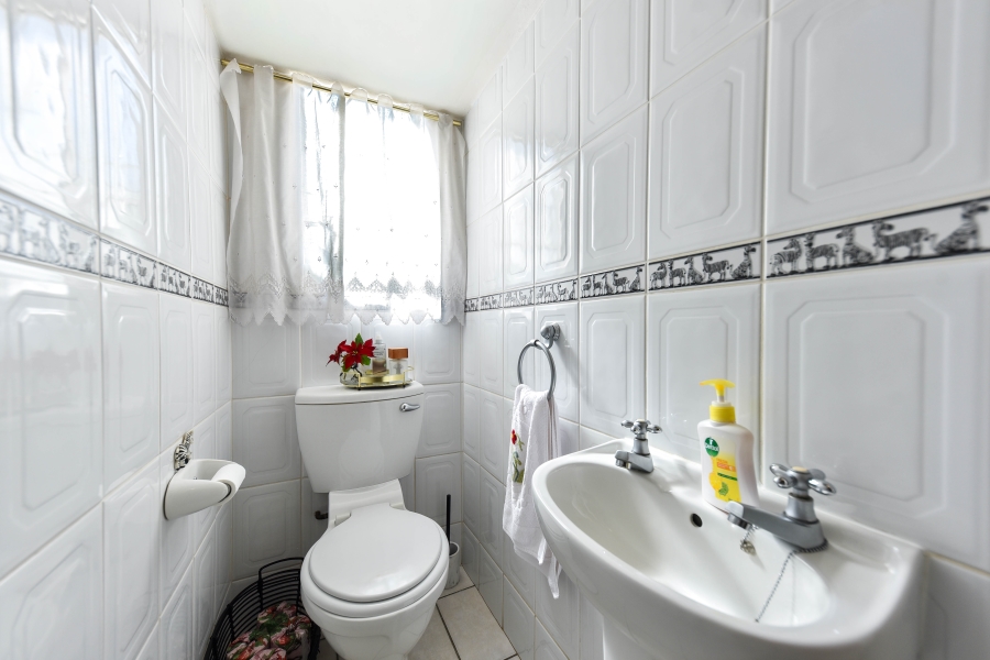 4 Bedroom Property for Sale in Rietvalleirand Gauteng
