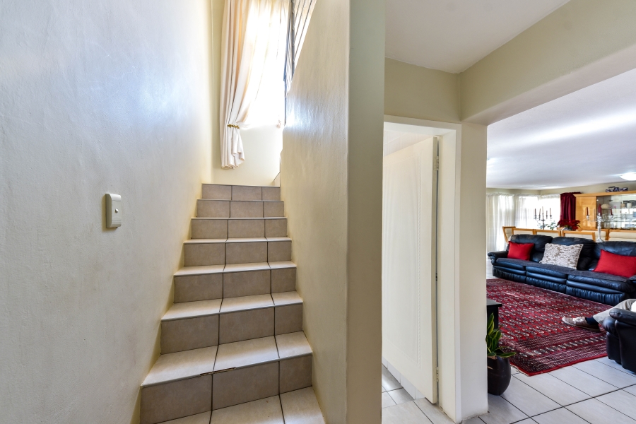 4 Bedroom Property for Sale in Rietvalleirand Gauteng