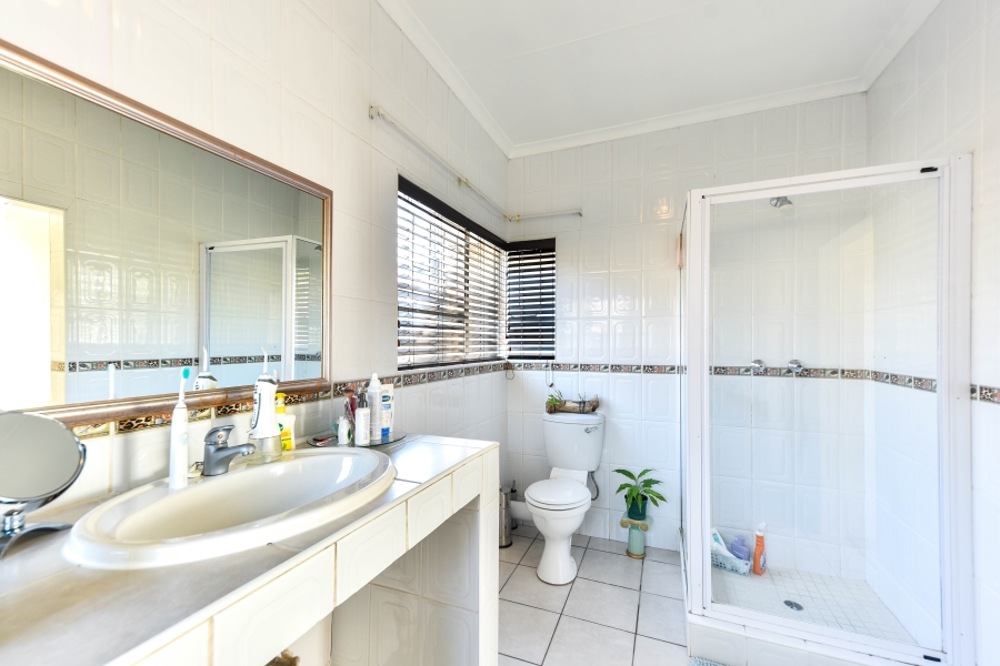 4 Bedroom Property for Sale in Rietvalleirand Gauteng