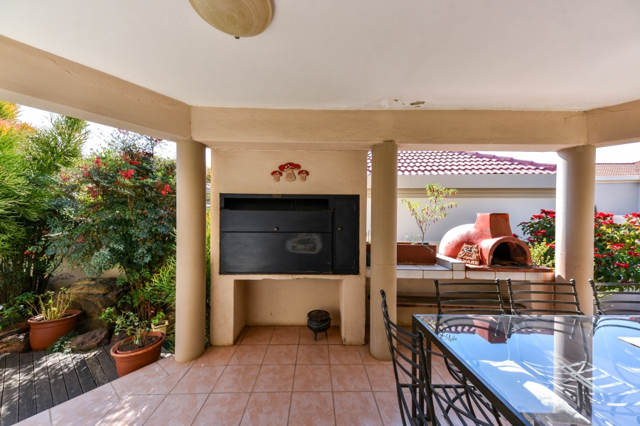 4 Bedroom Property for Sale in Rietvalleirand Gauteng