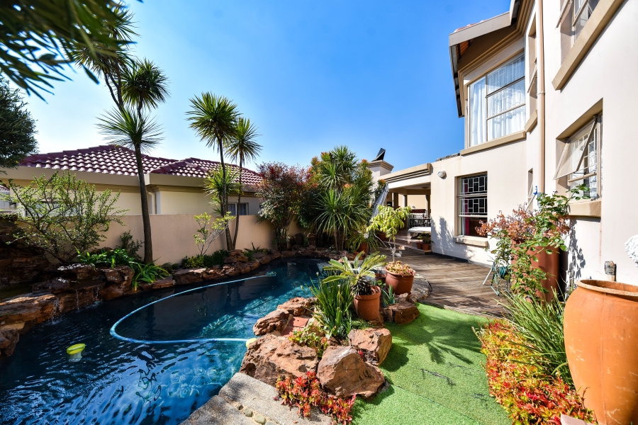 4 Bedroom Property for Sale in Rietvalleirand Gauteng