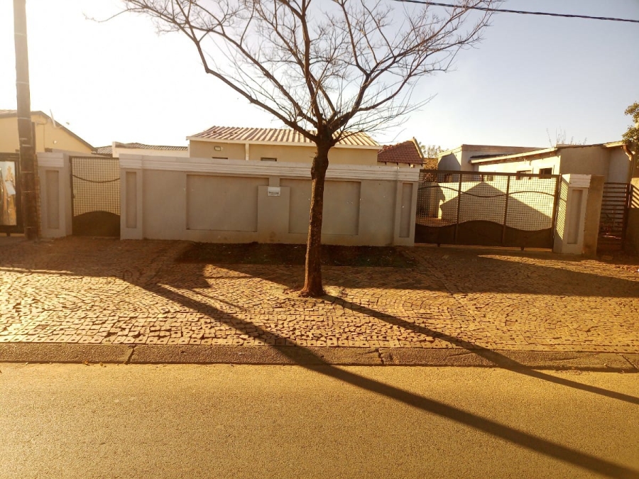 3 Bedroom Property for Sale in Protea Glen Gauteng