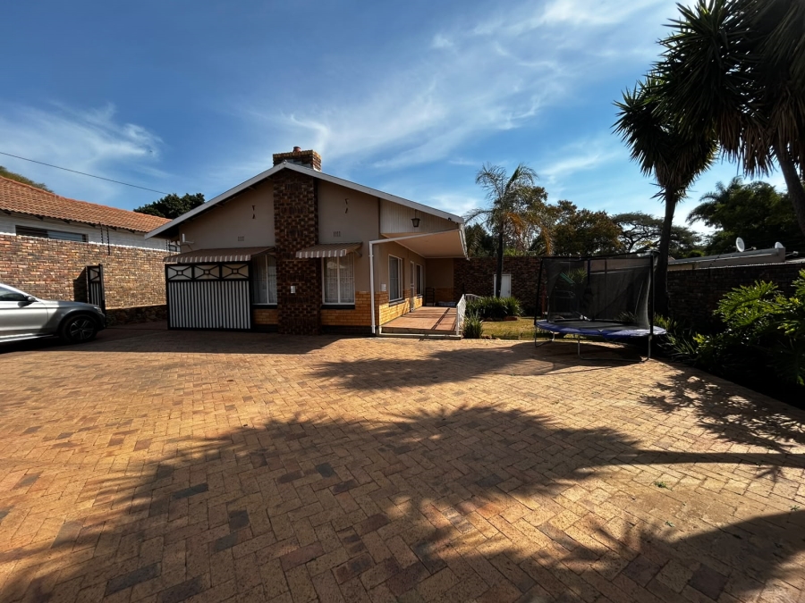 To Let 3 Bedroom Property for Rent in Silverton Gauteng