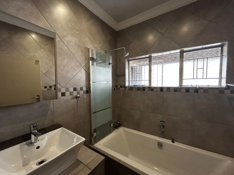 To Let 3 Bedroom Property for Rent in Silverton Gauteng