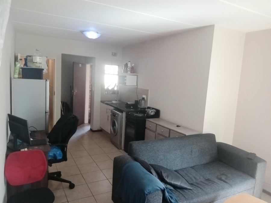 1 Bedroom Property for Sale in Erand Gardens Gauteng