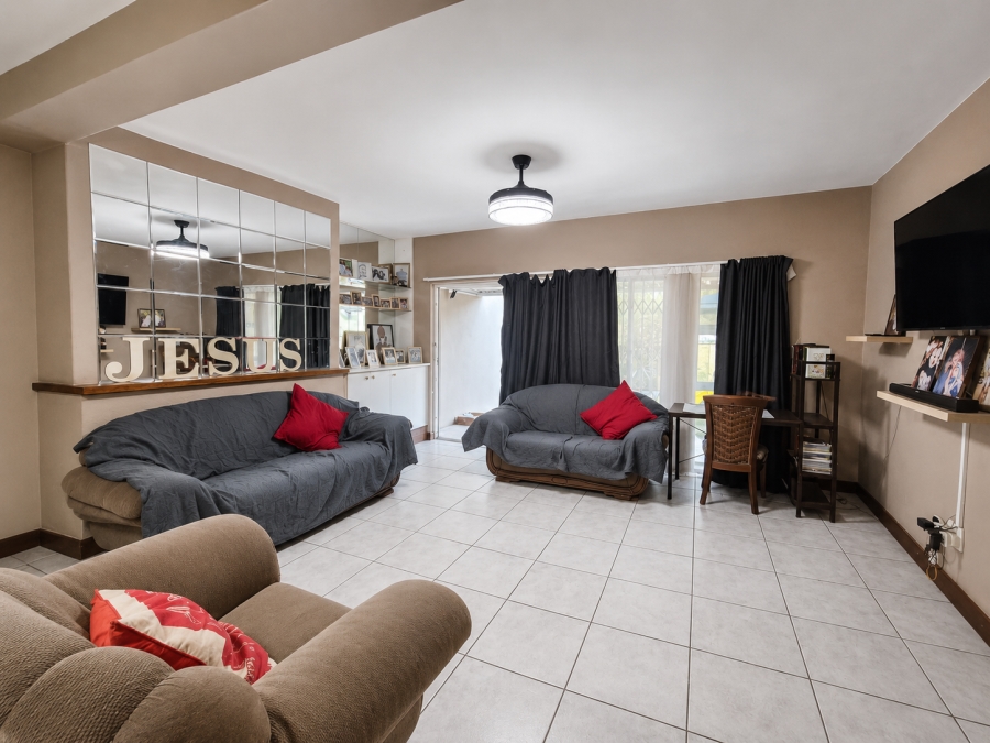 2 Bedroom Property for Sale in Three Rivers Proper Gauteng