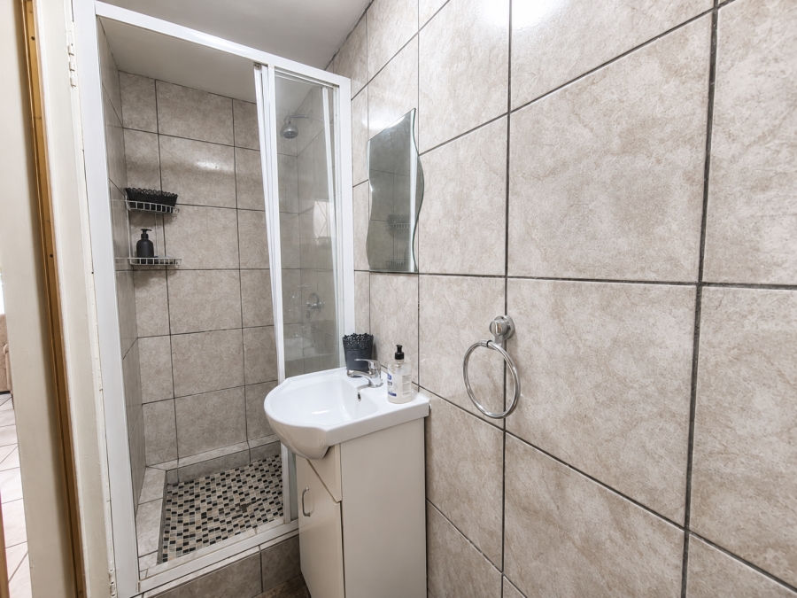 2 Bedroom Property for Sale in Three Rivers Proper Gauteng
