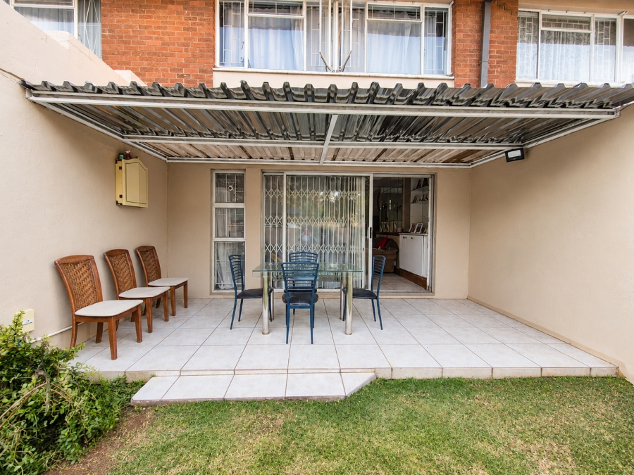 2 Bedroom Property for Sale in Three Rivers Proper Gauteng