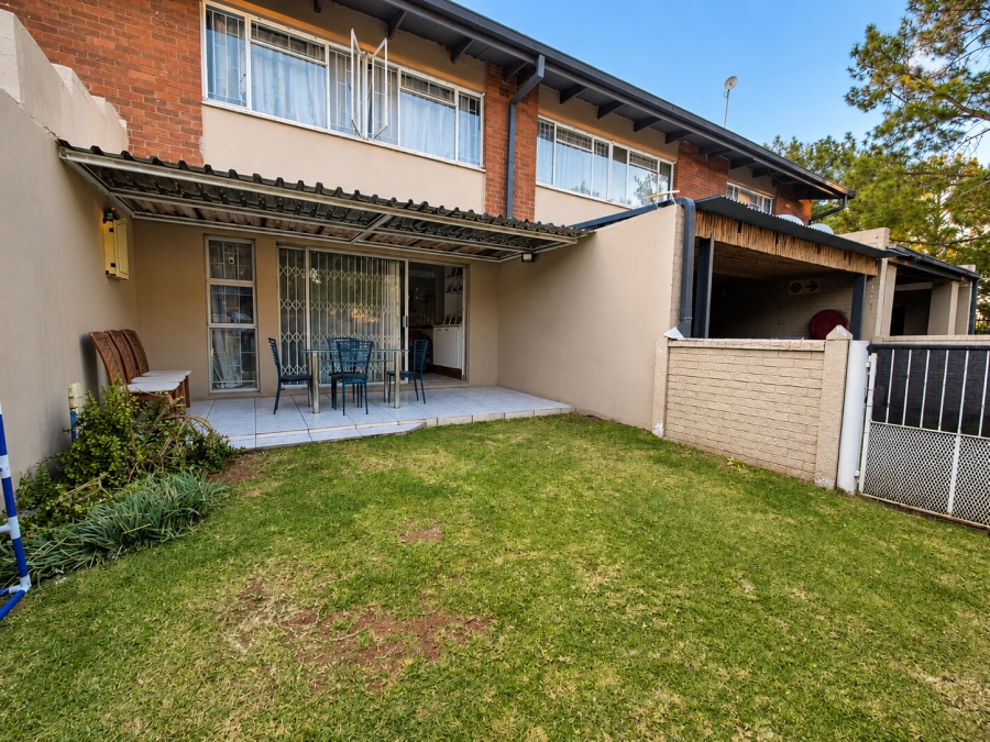 2 Bedroom Property for Sale in Three Rivers Proper Gauteng