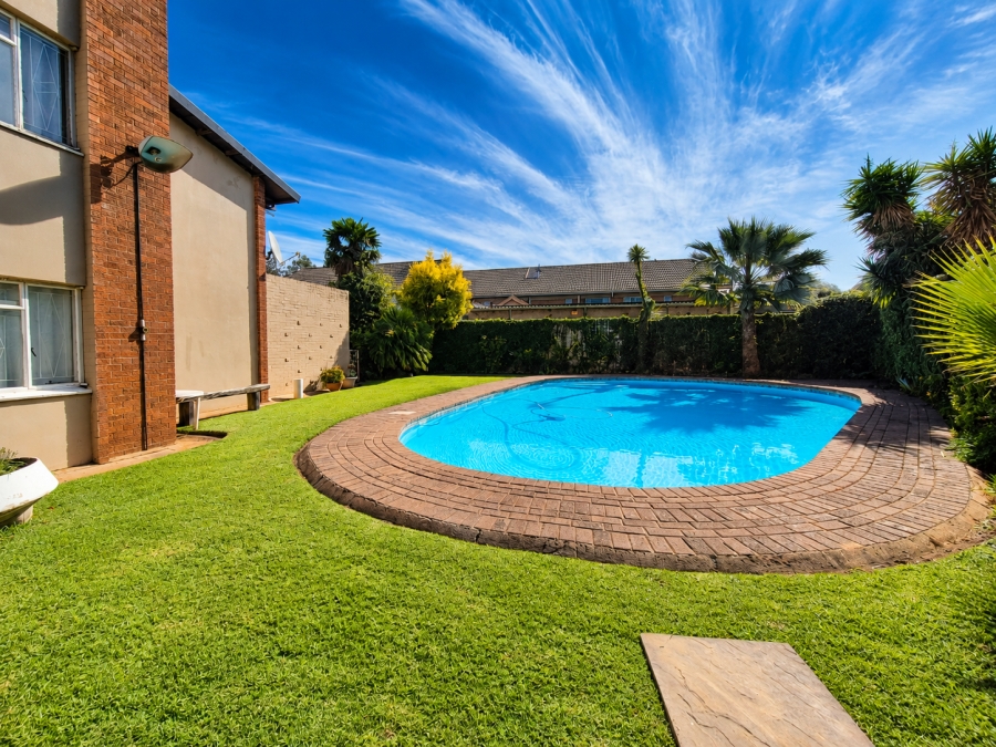 2 Bedroom Property for Sale in Three Rivers Proper Gauteng