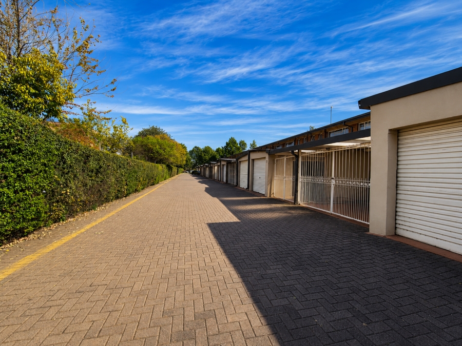 2 Bedroom Property for Sale in Three Rivers Proper Gauteng