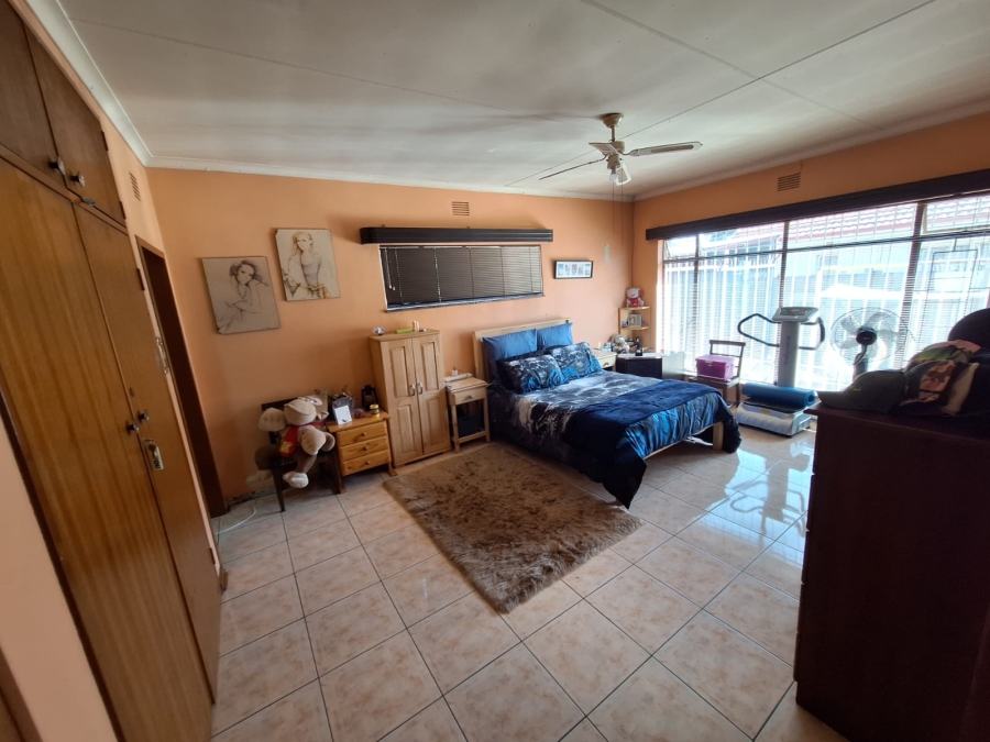4 Bedroom Property for Sale in Vanderbijlpark SE 7 Gauteng